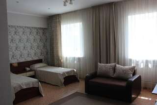 Отель Hotel Zumrat Караганда Стандартный двухместный номер с 2 отдельными кроватями-2