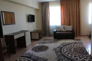 Отель Hotel Zumrat Караганда Стандартный двухместный номер с 1 кроватью-12